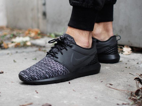 Nike Roshe Run Flyknit PRM Oreo Toe  (2)