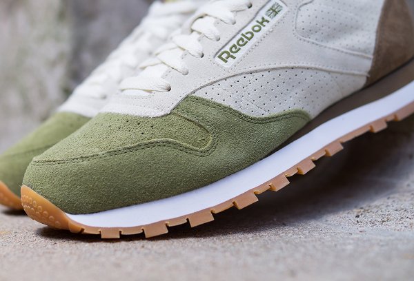 Reebok Classic Leather International Cream Olive Khaki (2)