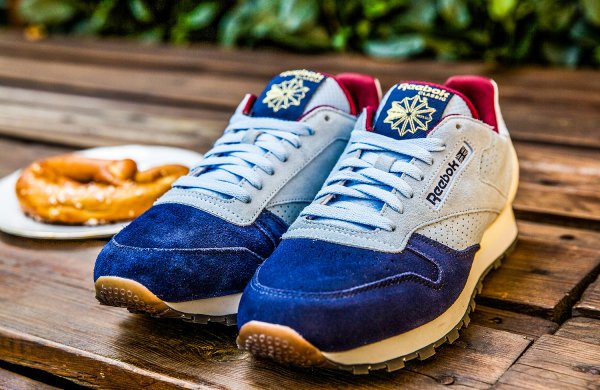 Reebok Classic Leather International Denim Navy Cream (1)