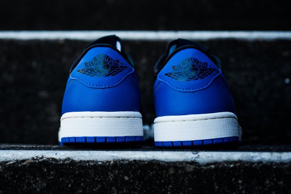 Air Jordan 1 Retro Low OG Black Varsity Royal (3)