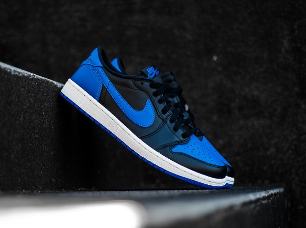 Air Jordan 1 Retro Low OG Black Varsity Royal (6)