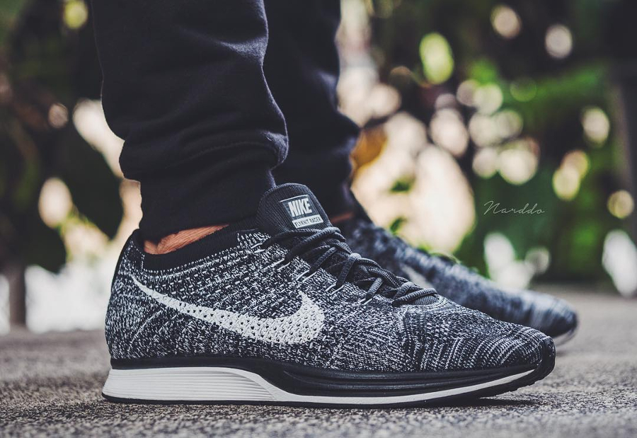 nike flyknit racer oreo 2