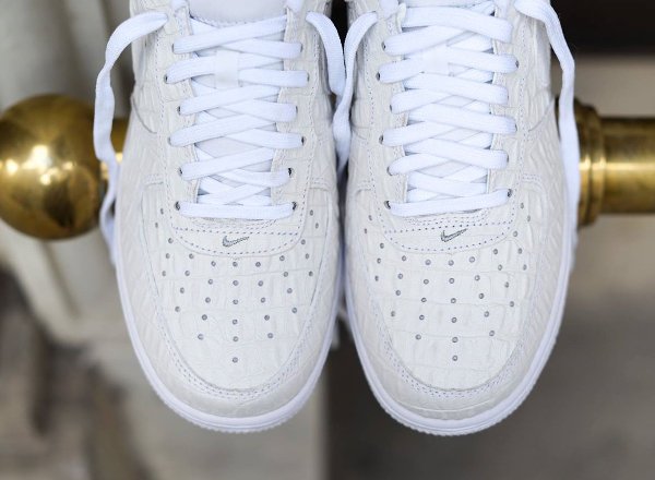 Nike Air Force 1 07 LV8 'White' (3)