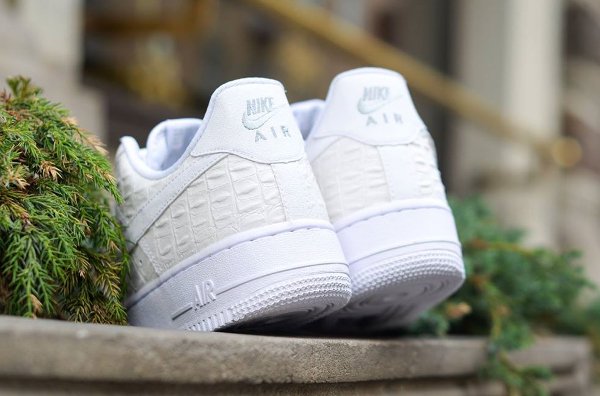 Nike Air Force 1 07 LV8 'White' (4)