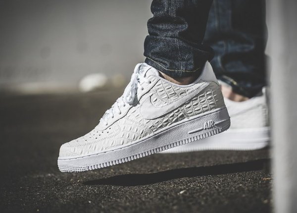 Nike Air Force 1 Low 07 LV8 White Croc (1)