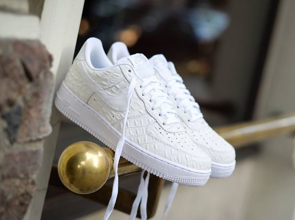 Nike Air Force 1 Low 07 LV8 White Croc (2)