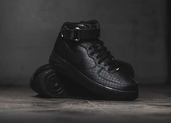 Nike Air Force 1 Mid 07 LV8 Quilted Black (2)