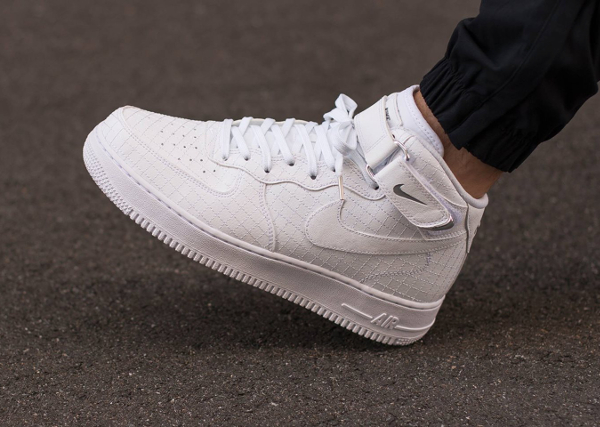 Nike Air Force 1 Mid 07 LV8 Quilted White (3)