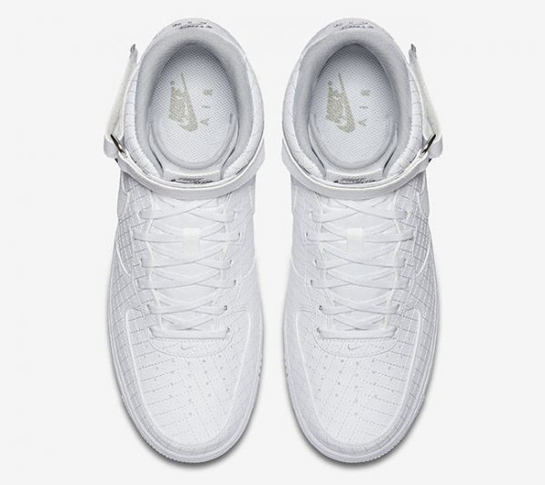 air force 1 mid 07 lv8 utility blanche et noire