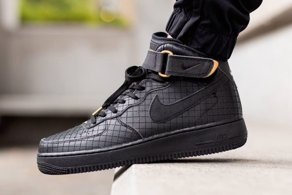 Nike Air Force 1 Mid 07 LV8 noire (9)