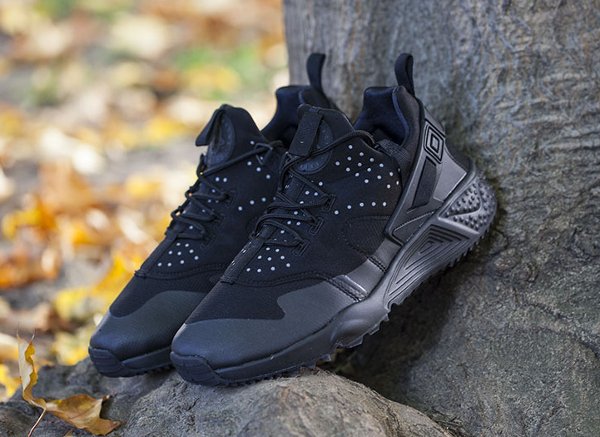 Nike Air Huarache Utility noire 1 600x437