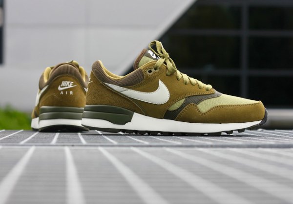 Nike Air Odyssey  Suede vert olive (2)