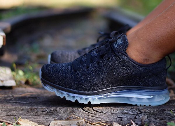 Nike Flyknit Air Max Oreo 2015 pas cher (1)