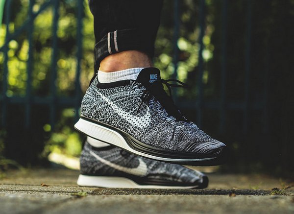 Nike Flyknit Racer 2.0 Black White pas cher