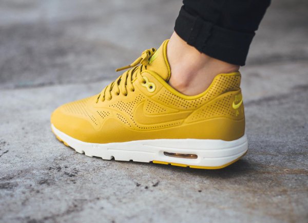 Nike Wmns Air Max 1 Ultra Moire 'Dark Citron' (9)