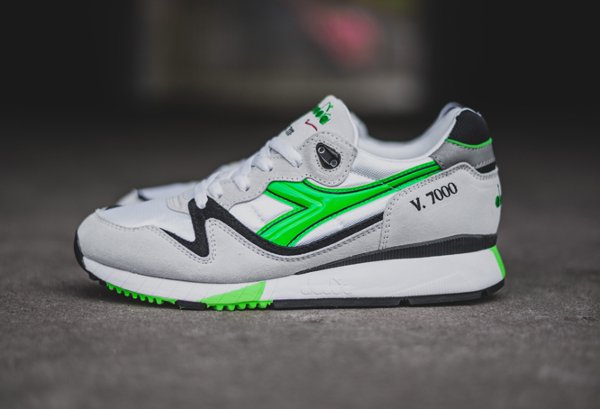 diadora v9000