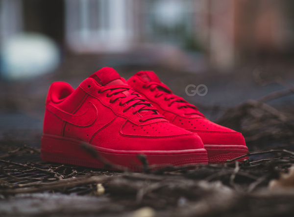 Nike Air Force 1 07 LV8 Team Red Ruby pas cher (2)