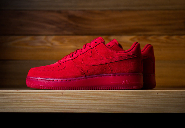 Nike Air Force 1 Low Suede rouge (1)