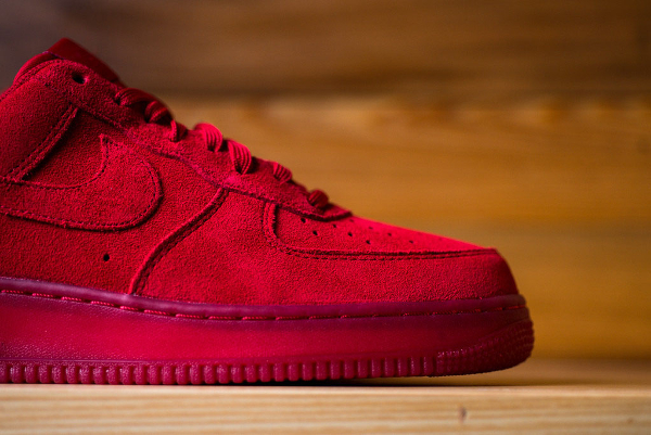 Nike Air Force 1 Low Suede rouge (3)