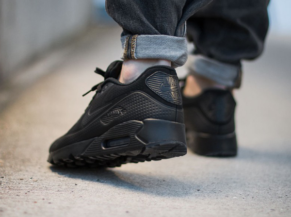 air max 90 ultra moire triple black