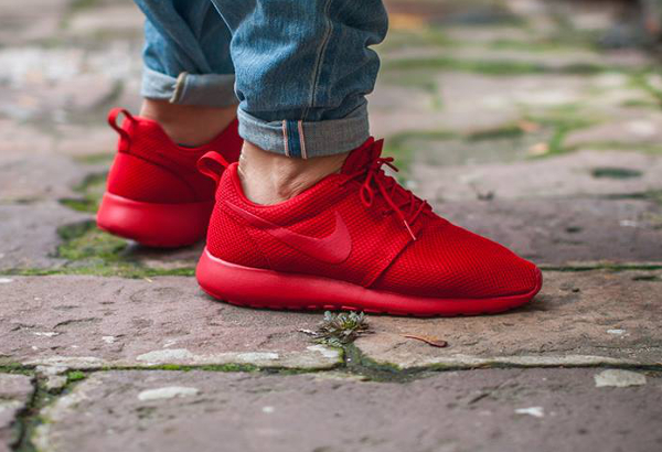 Ou acheter la Nike Roshe Run Triple Red Ruby