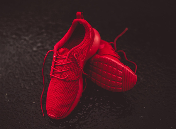 Roshe one triple red deals