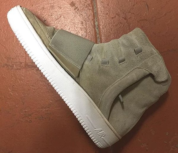 Adidas Yeezy 750 Boost x Air Force 1