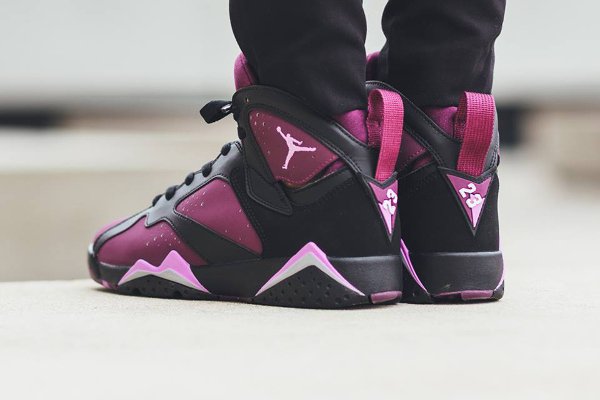 Air Jordan 7 Retro GG Mulberry pas cher (3)