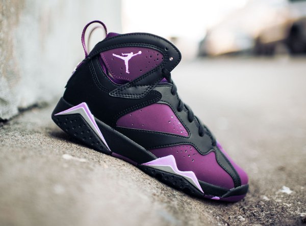 Basket Nike Air Jordan 7 Black Fuchsia Glow Mulberry Wolf Grey (femme) (1)