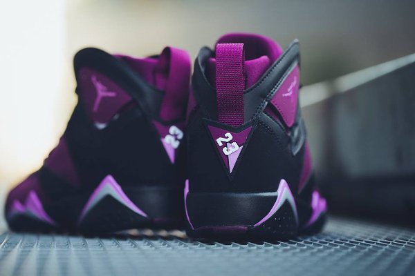 Basket Nike Air Jordan 7 Black Fuchsia Glow Mulberry Wolf Grey (femme) (4-2)