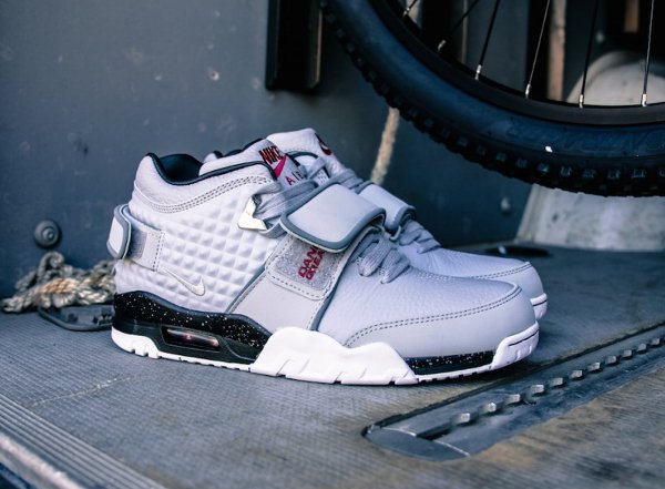 Basket Nike Air Trainer Victor Cruz gris métallique (10)