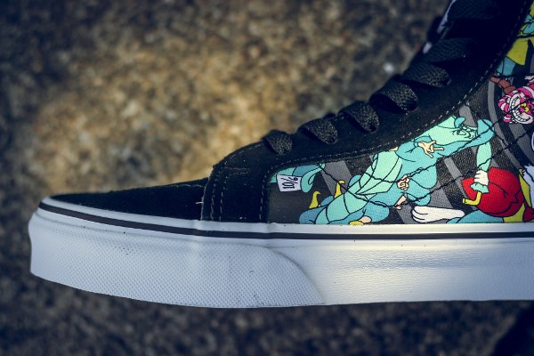 Disney x Vans Sk8 Hi Rabbit Hole (Alice in Wonderland) (4)