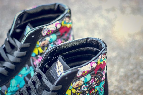 Disney x Vans Sk8 Hi Rabbit Hole (Alice in Wonderland) (7)