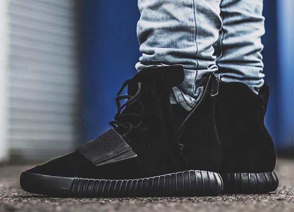 Kanye West x Adidas Yeezy 750 Suede Triple Black pas cher (1)