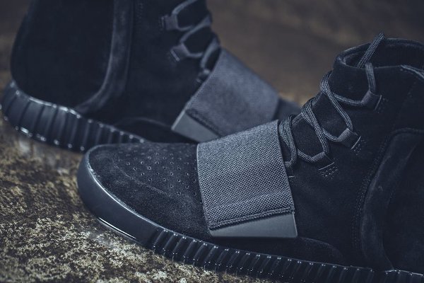 Kanye West x Adidas Yeezy 750 Suede Triple Black pas cher (11)