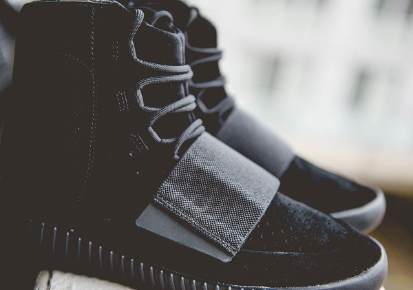 Kanye West x Adidas Yeezy 750 Suede Triple Black pas cher (9)