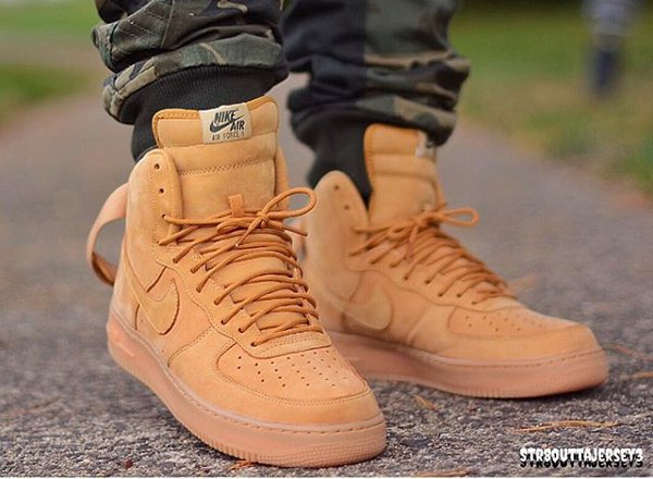 Nike Air Force 1 High 07 LV8 Flax Wheat pas cher (3)