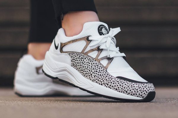 Nike Air Huarache Light Safari Black White (femme) (1)