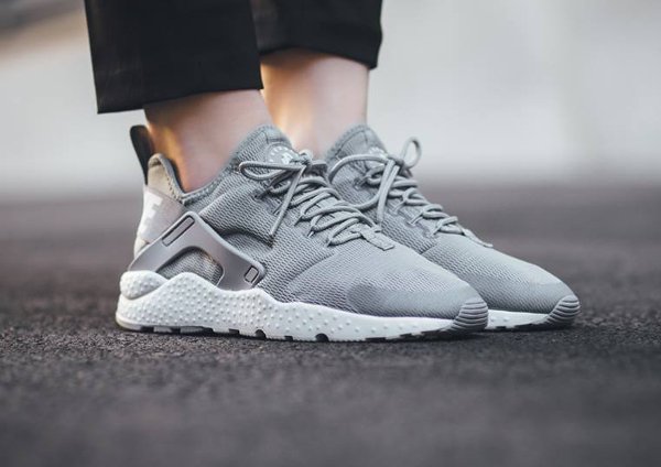 Nike Air Huarache Ultra Run Stealth pas cher (1)