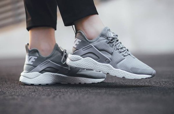 Nike Air Huarache Ultra Run Stealth pas cher (2)