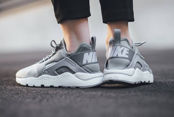 Nike Air Huarache Ultra Run Stealth pas cher (3)