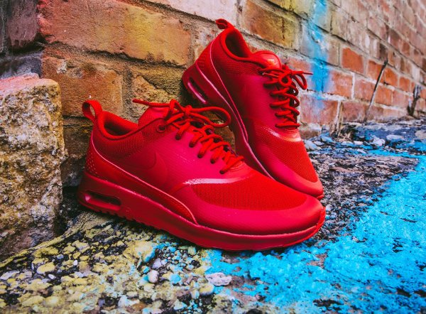 Nike Air Max Thea Triple Red Ruby pas cher (2)