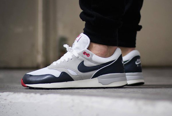 Nike Air Odyssey White Dark Obsidian Air Max 1 OG pas cher 10 600x403