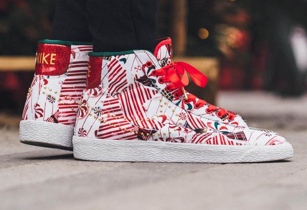 Nike Blazer Mid Christmas Gift Wrapped QS pas cher (1)