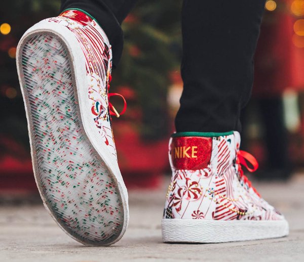 Nike Blazer Mid Christmas Gift Wrapped QS pas cher (2)