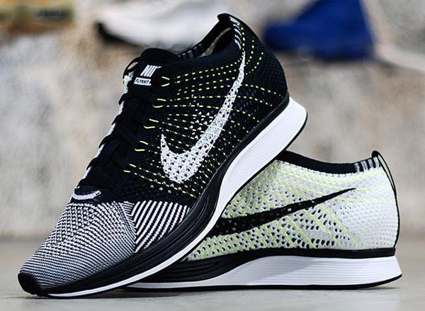 Nike Flyknit Racer Black White Black 526628-011 (1)