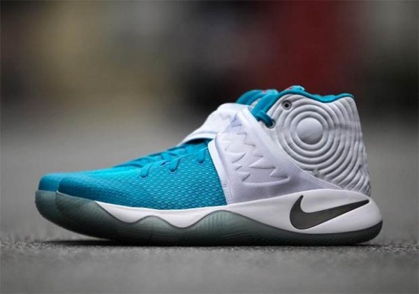 Nike Kyrie 2 Christmas Abominable Snowman (1)