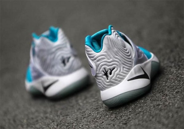 Nike Kyrie 2 Christmas Abominable Snowman (6)