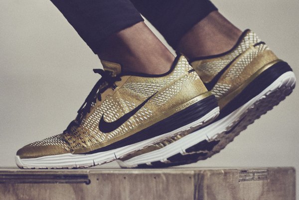 Nike Lunar Caldra Metallic Gold (1)