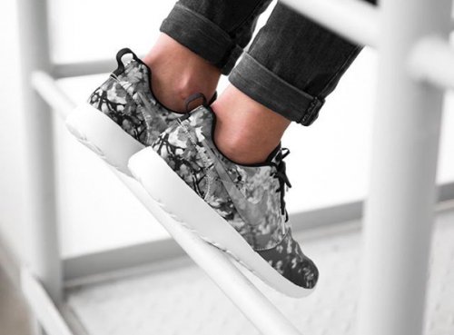 nike cortez roshe run
